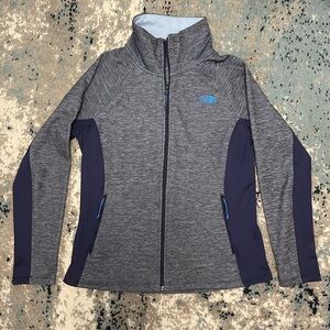 The North Face Blue Patterned Light Fleece Lined Zip Jacket with pockets